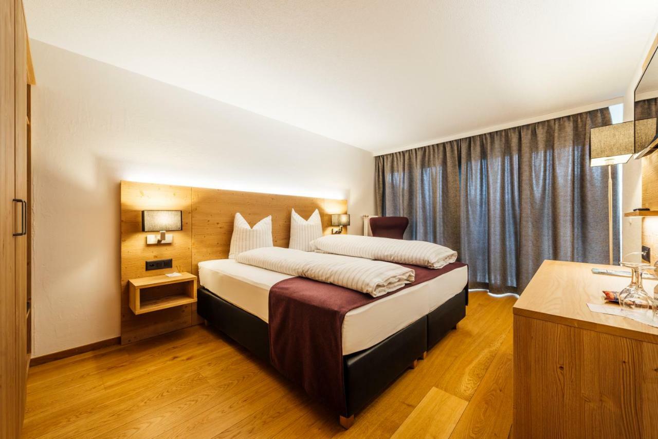 Hotel-Restaurant Bellevue Flims Extérieur photo