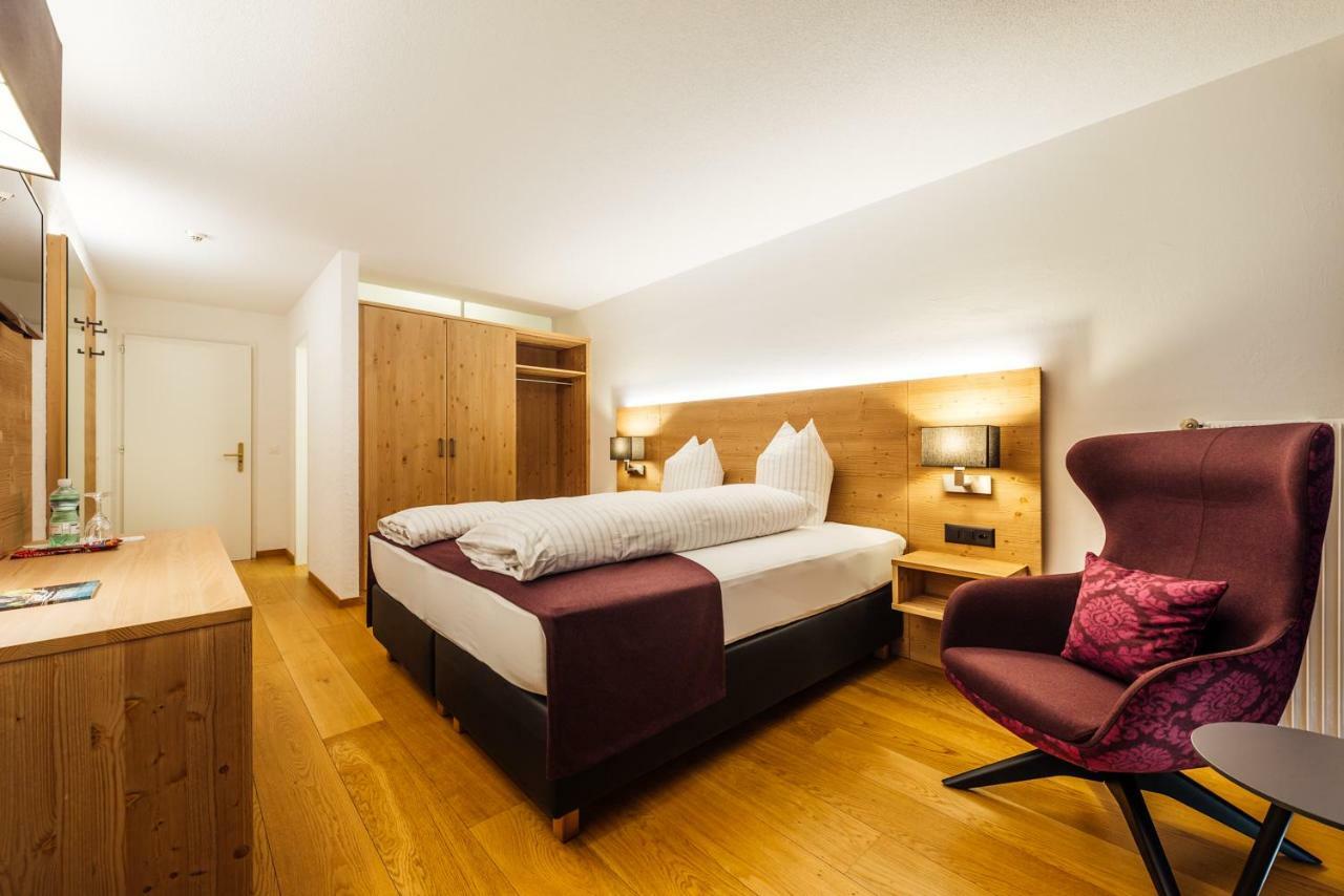 Hotel-Restaurant Bellevue Flims Extérieur photo